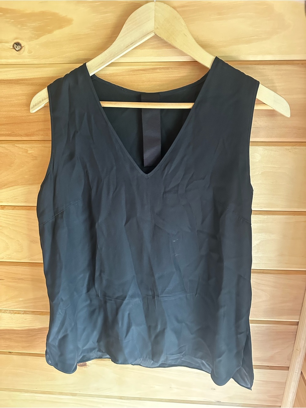 Women's Black V-Neck Sleeveless Camisole